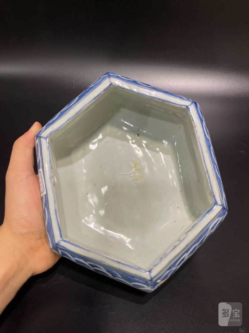 明晚期 青花落花流水六方形洗 - 图8